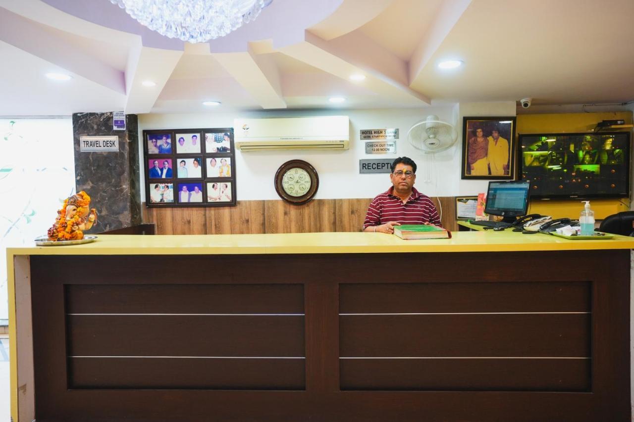 Hotel High 5 Land Дели Экстерьер фото